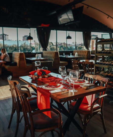 Services Battista’s Hole in the Wall